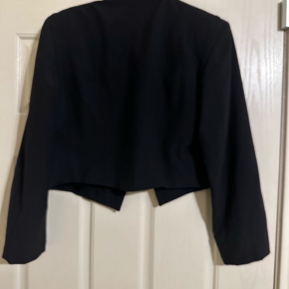 Chic Black Double-Breasted Cropped Blazer with Gold Buttons and shoulder straps - Picture 3 of 6